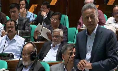 সীমাহীন দুর্নীতি ও লুটপাটে অর্থনীতি ধ্বংসের দ্বারপ্রান্তে