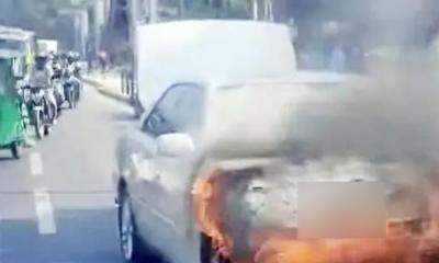রাজধানীতে প্রাইভেটকারে আগুন
