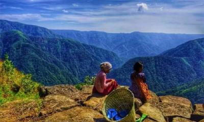 শিসের সুরেই যোগাযোগ করেন এই গ্রামবাসী!