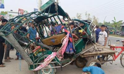 জামালপুরে কাভার্ডভ্যান-ইজিবাইক সংঘর্ষে নিহত চার