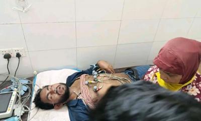 জবিতে ফুটবল খেলাকে ঘিরে দফায় দফায় সংঘর্ষ, সাংবাদিকসহ আহত ২০