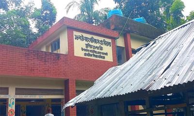 কাঁঠালিয়ায় প্রাথমিক বিদ্যালয়ে চরম অনিয়মের অভিযোগ