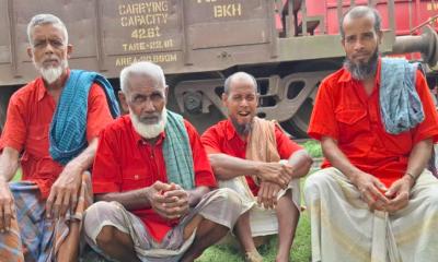 ভালো নেই ঈশ্বরদী স্টেশনের লাল কুলিরা