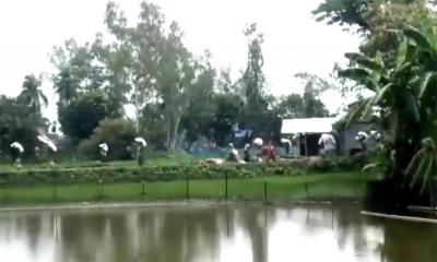 কুড়িগ্রামে গুদাম ভেঙে ১০ হাজার কেজি সার নিয়ে গেল বিক্ষুব্ধ কৃষক