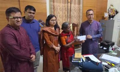 ভাইরাল শিল্পী লাইলীর পাশে দাঁড়াল ফরিদপুর জেলা প্রশাসন