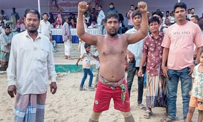 লামায় ঐতিহ্যবাহী বলি খেলায় চ্যাম্পিয়ন রমিজ উদ্দিন