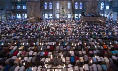 মক্কা-মদিনায় তারাবি নামাজ ১০ রাকাত