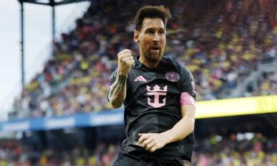 মেসির হ্যাটট্রিক, ৭ গোলের ম্যাচে প্লে-অফে মায়ামি