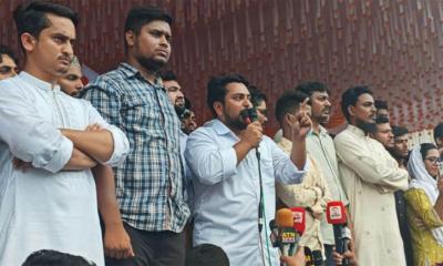 ব্লকেড সরিয়ে রাস্তার একপাশে অবস্থান নেয়ার আহ্বান নাহিদের