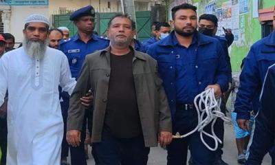 প্যারোলে মুক্তি পেয়ে মায়ের জানাজায় আ.লীগ নেতা