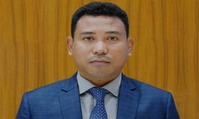 নেত্রকোনায় যুবককে ইউএনওর লাঠিপেটা, ভিডিও ভাইরাল