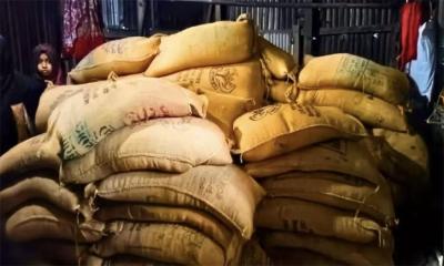 জামায়াত নেতার বাড়ি থেকে ৯৯ বস্তা চাল উদ্ধার