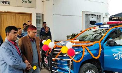 পুলিশ কনস্টেবলকে রাজকীয় বিদায় জানালেন ওসি