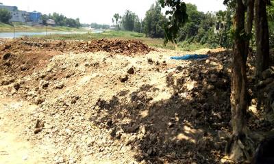 ভাঙ্গুড়ায় সরকারি জায়গা দখল করে স্থাপনা নির্মাণ