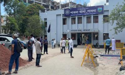 পাবনায় বাসের ধাক্কায় স্কুলছাত্র নিহত