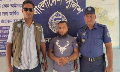 পাবনায় মাদ্রাসা ছাত্রীকে ধর্ষণচেষ্টার অভিযোগে শিক্ষক আটক