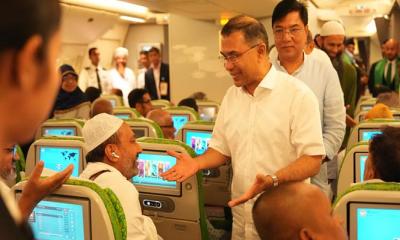 হজ ফ্লাইট শুরু, খরচ আরও কমাতে প্রধানমন্ত্রীর উদ্যোগ