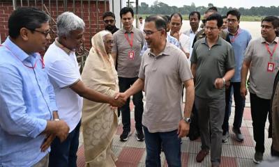 যশোর পৌঁছেছেন প্রধানমন্ত্রী