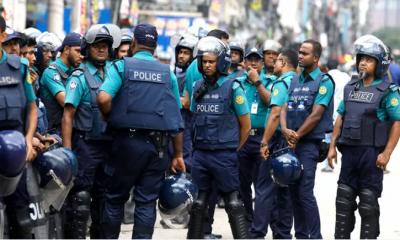 মোবাইল ব্যবহারে পুলিশকে সতর্কবার্তা