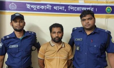 সাঈদীর ফাঁসির রায়ে মিষ্টি বিতরণকারী আ.লীগ নেতা আটক 