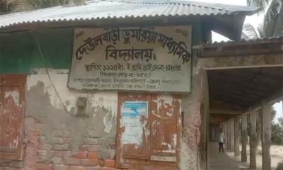 পাশের বাড়িতে বিয়ের উৎসব, তালা ঝুলছে বিদ্যালয়ে!