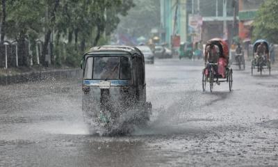 আজ ঢাকাসহ ১০ জেলায় ঝোড়ো হাওয়া বৃষ্টির পূর্বাভাস
