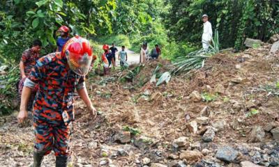 সাজেকে পাহাড় ধস, আটকা পাঁচ শতাধিক পর্যটক
