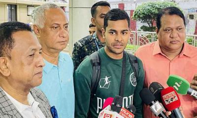 ঢাকায় পৌঁছেছেন ফুটবলার সমিত সোম