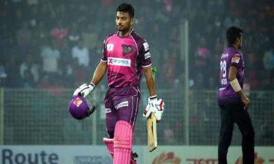 ব্যাট-হেলমেট ছুঁড়ে ফেলে দিলেন শান্ত, শাস্তি দিল বিসিবি