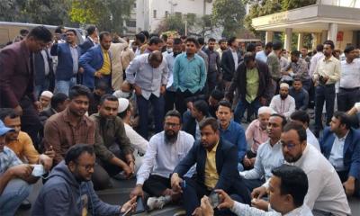 ‌ভাতার দাবিতে আন্দোলন করা সচিবালয়ের ১৪ কর্মচারী বরখাস্ত