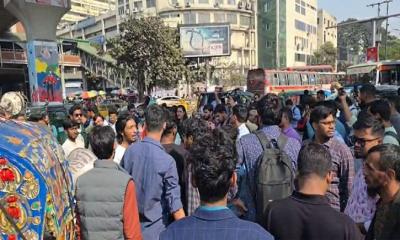 স্বরাষ্ট্র উপদেষ্টার পদত্যাগ দাবিতে শাহবাগ ব্লকেড