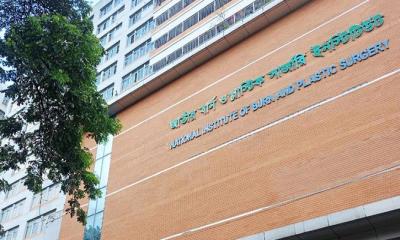 উত্তরায় গ্যাস লিকেজে বিস্ফোরণ, একই পরিবারের ১০ জন দগ্ধ