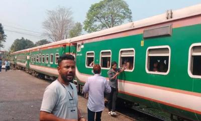 উপবন এক্সপ্রেসে আগুন, তিন ঘণ্টা পর ট্রেন যোগাযোগ স্বাভাবিক