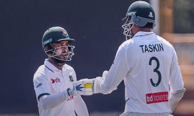 ৪২৬ রানে ইনিংস শেষ করল বাংলাদেশ, লিড ২২৮