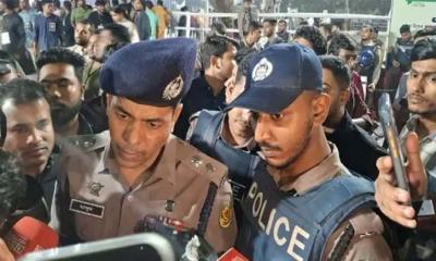 শহীদ মিনারে ১ ঘণ্টায় ১২টি মোবাইল ফোন চুরি