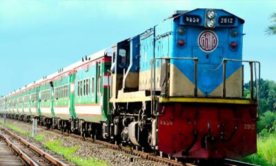 ট্রেন থেকে নামতে গিয়ে পুলিশ সদস্যের ২ পা বিচ্ছিন্ন