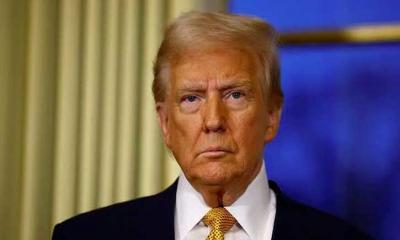 যুক্তরাষ্ট্রে  ট্রাম্পকে ক্ষমতাচ্যুত করার ডাক