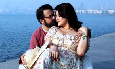 শ্রাবন্তীর পিঠে প্রেমের কবিতা লিখলেন শিবপ্রসাদ