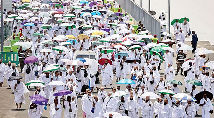 সৌদি আরবে হজযাত্রীর মৃত্যু বেড়ে ৯২২, নিখোঁজ অনেকে