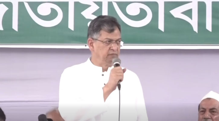 আইনশৃঙ্খলা নিয়ন্ত্রণে সব বাহিনী পূর্ণ শক্তি দিয়ে কাজ করছে: স্বরাষ্ট্রমন্ত্রী