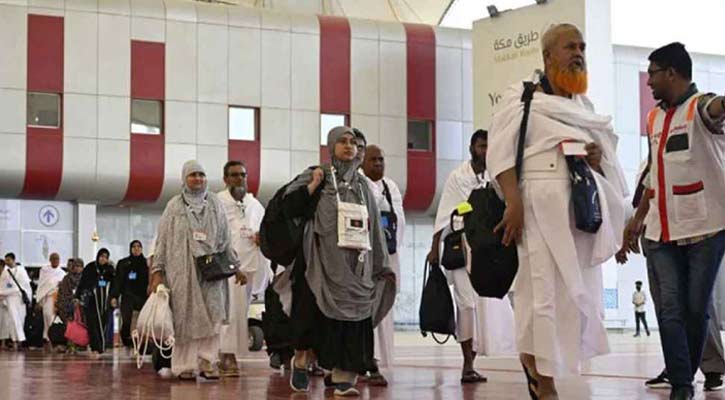 সৌদি পৌঁছেছেন ৪৯১০৩ জন হজযাত্রী, আরও একজনের মৃত্যু