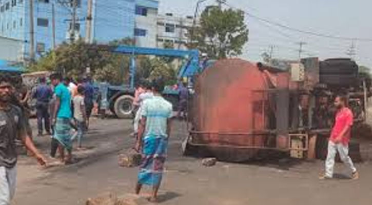 সাভারে ৫ গাড়িতে আগুন, নিহত বেড়ে ৪