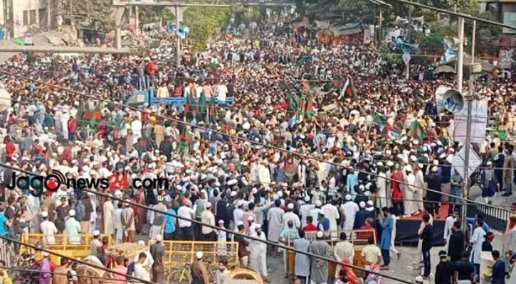 হাদির হত্যাকারীদের বিচার দাবিতে শাহবাগে জনতার ঢল