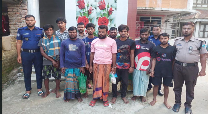 জাজিরায় নিষেধাজ্ঞা অমান্য করে পদ্মায় ইলিশ শিকার, আটক ১৫