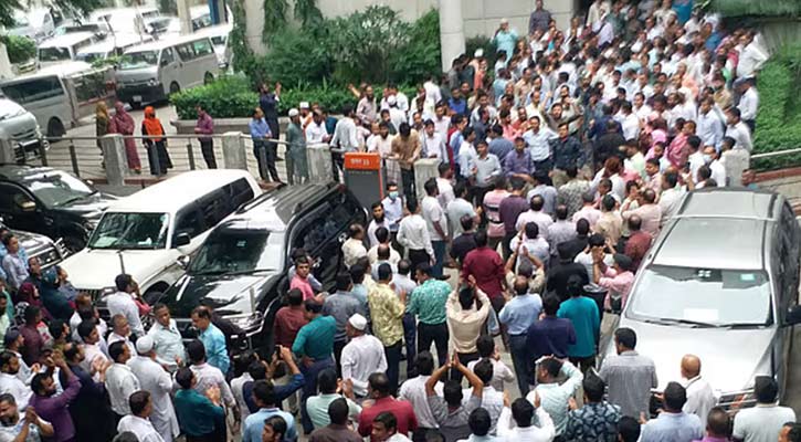 সচিবালয়ে ফের কর্মচারীদের বিক্ষোভ