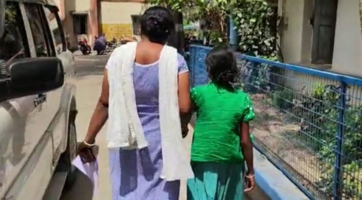 ভাতিজিকে আটকে রেখে তান্ত্রিক ফুফুর কাণ্ড, অতঃপর ...