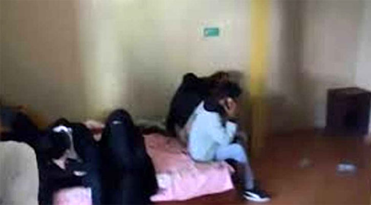 রিসোর্টে ঘুরতে আসা ৮ তরুণ-তরুণীকে আটকে কাজী ডেকে বিয়ে দিলেন এলাকাবাসী