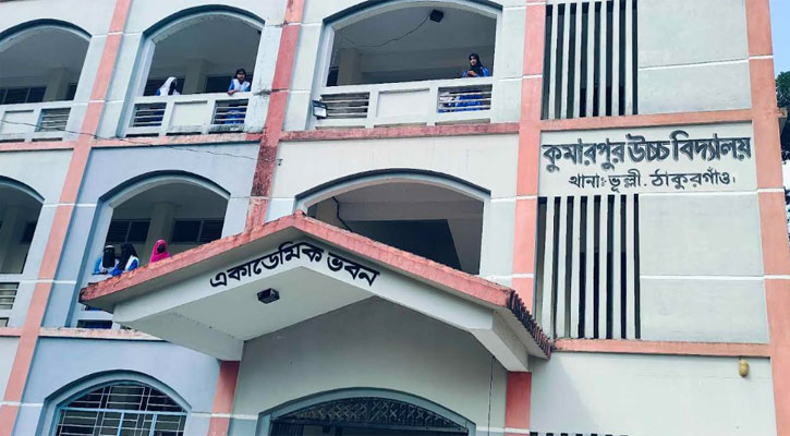 বিদ্যালয়ের টিউবওয়েলের পানি পান করে ১১ ছাত্রী অসুস্থ