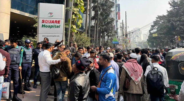 টিকা না পেয়ে পান্থপথে সড়ক অবরোধ প্রবাসীদের