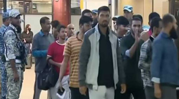 যুক্তরাষ্ট্র থেকে ফিরলেন আরও ৩০ বাংলাদেশি